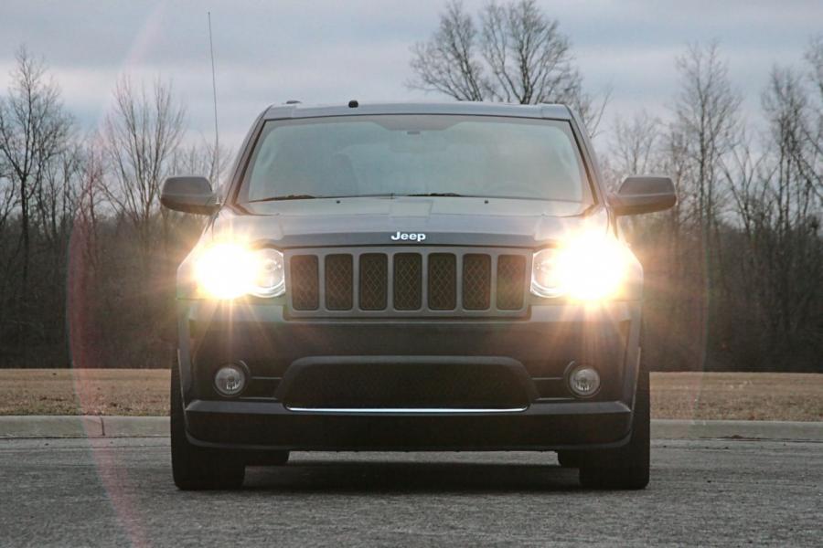  Jeep Grand Cherokee SRT8 2009 года  (фото 5 из 26)